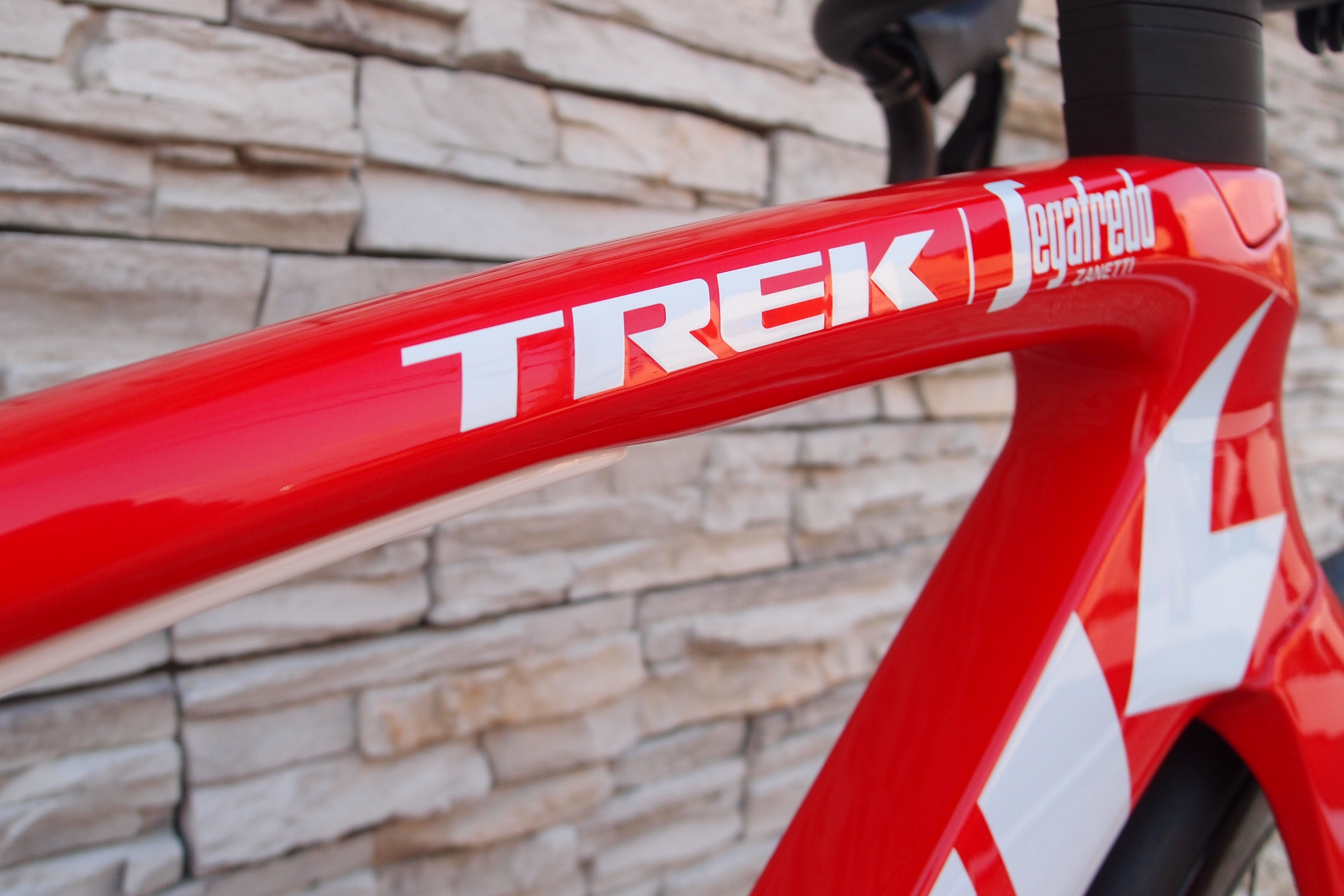 PROJECT ONE】TREK MADONE SLR 9 DISC[Shimano Dura-Ace Di2