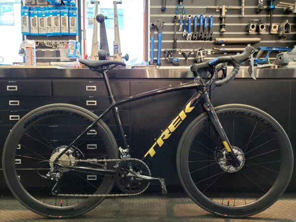 約12万円台で買えるTREK『Domane AL2 Disc』を色々とカスタマイズして ...