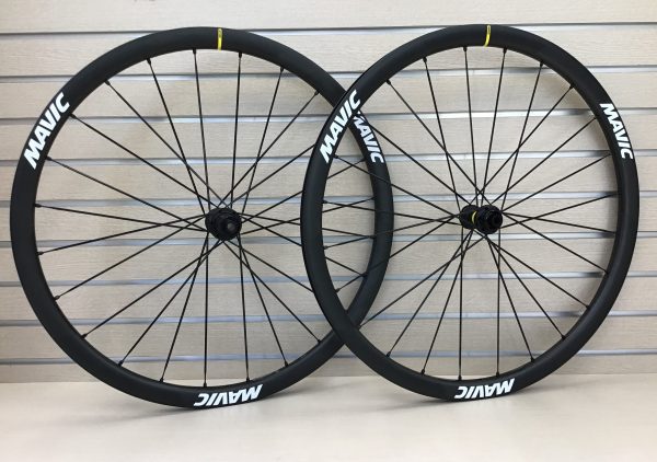 限定モデル MAVIC『COSMIC SLR 32 DISC  SMU』入荷しました！