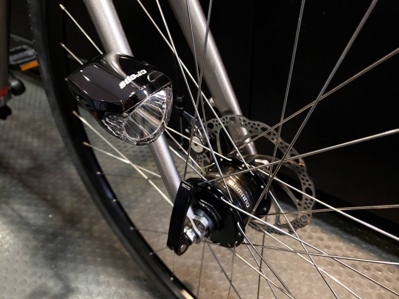 ハブダイナモ：SHIMANO DH-3D-32 6ｖ-3.0W ハブダイナモ用ヘッドライト：CROPS 800HDJ2