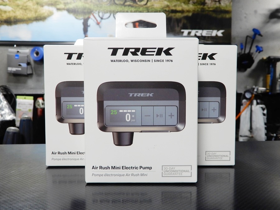 【日常の空気入れから遠征・緊急用まで】TREKから小型電動ポンプ「Air Rush」が新発売！