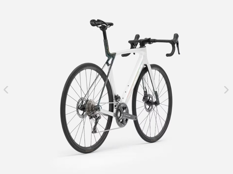 MADONE SL シリーズ NEW COLOR 登場！！